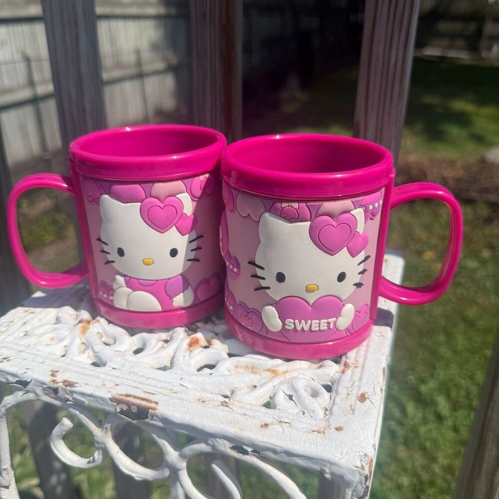 Hello Kitty Sanrio Pink Sweet Hearts Plastic Mug Cup Set of 2 2014